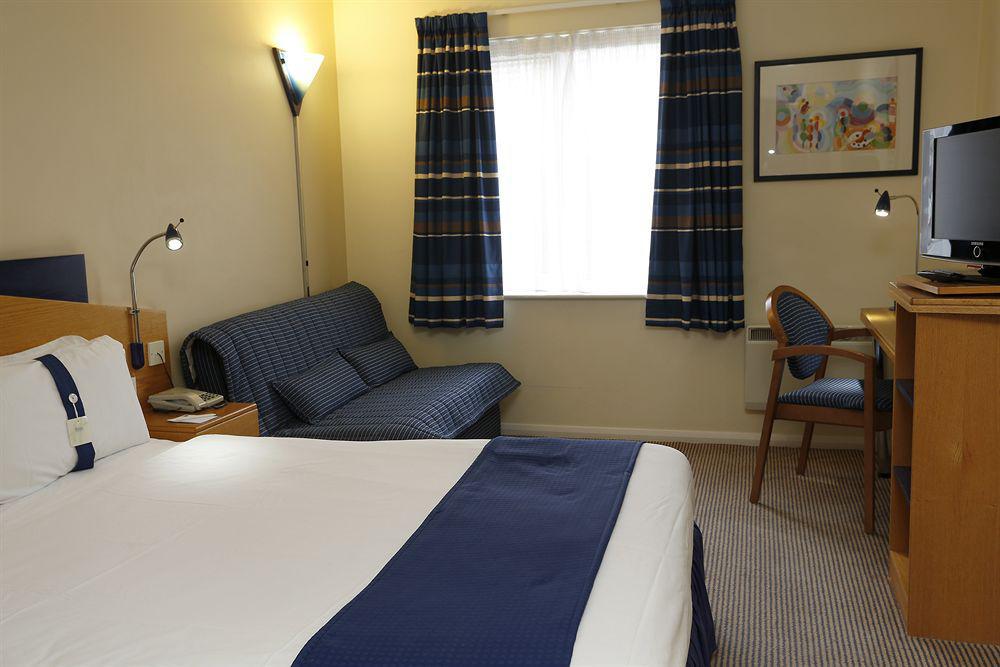Holiday Inn Express Peterborough, An Ihg Hotel Bagian luar foto